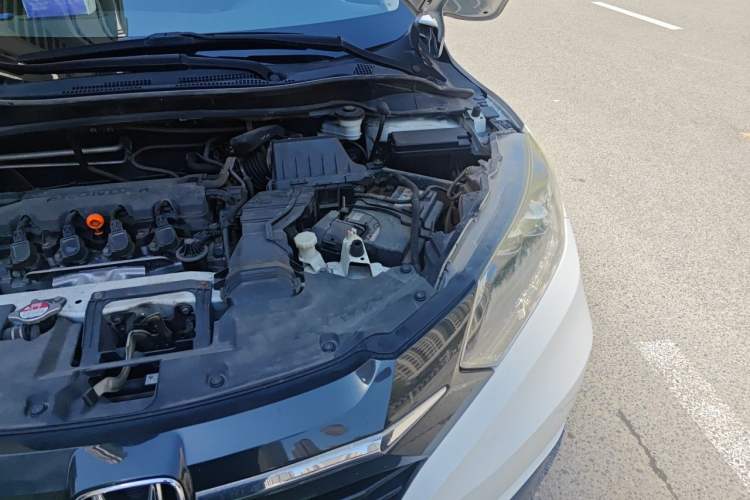 Used Honda Vezel 2015 1.8L CVT 2WD Luxury Model Engine Bay Left