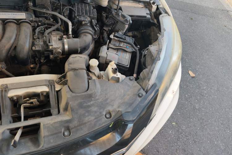 Used Honda Vezel 2015 1.5L CVT two-wheel drive Comfort trim Engine Bay Left