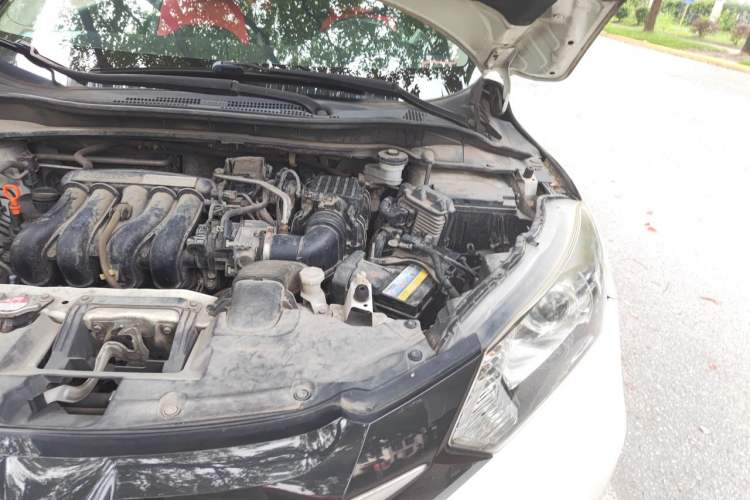 Used Honda Vezel 2015 1.5L CVT two-wheel drive Comfort trim Engine Bay Left
