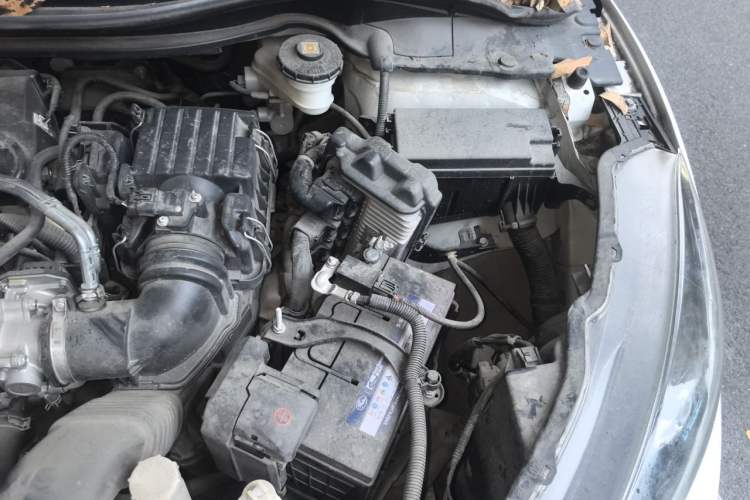 Used Honda Vezel 2015 1.5L CVT two-wheel drive Comfort trim Engine Bay Left