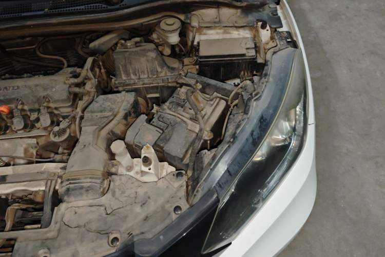 Used Honda Vezel 2015 1.8L CVT 2WD Luxury Model Engine Bay Left