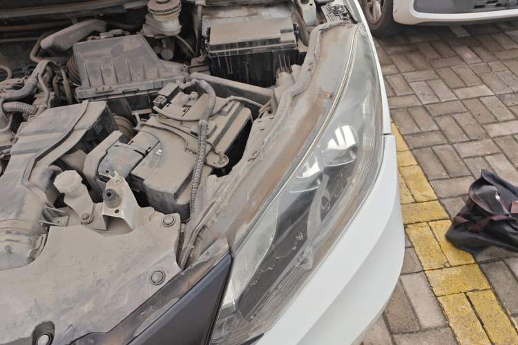 Used Honda Vezel 2015 1.8L CVT 2WD Luxury Model Engine Bay Left