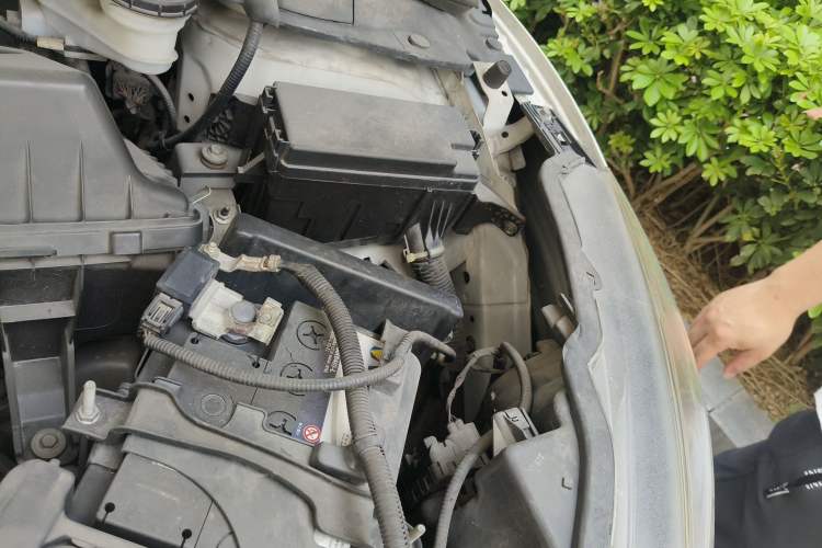 Used Honda Vezel 2015 1.8L CVT 2WD Elite Model Engine Bay Left