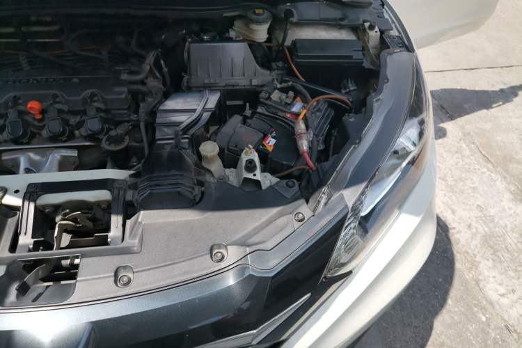 Used Honda Vezel 2015 1.8L CVT 2WD Elite Model Engine Bay Left