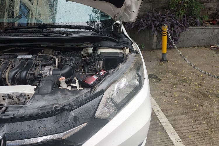 Used Honda Vezel 2015 1.5L CVT two-wheel drive Comfort trim Engine Bay Left