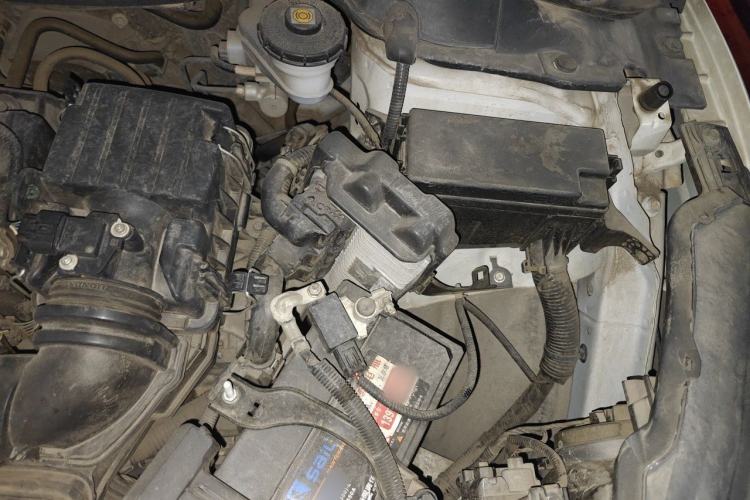 Used Honda Vezel 2015 1.5L CVT two-wheel drive Comfort trim Engine Bay Left