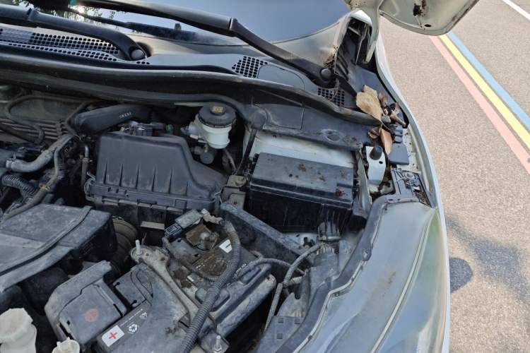 Used Honda Vezel 2015 1.8L CVT 2WD Luxury Model Engine Bay Left
