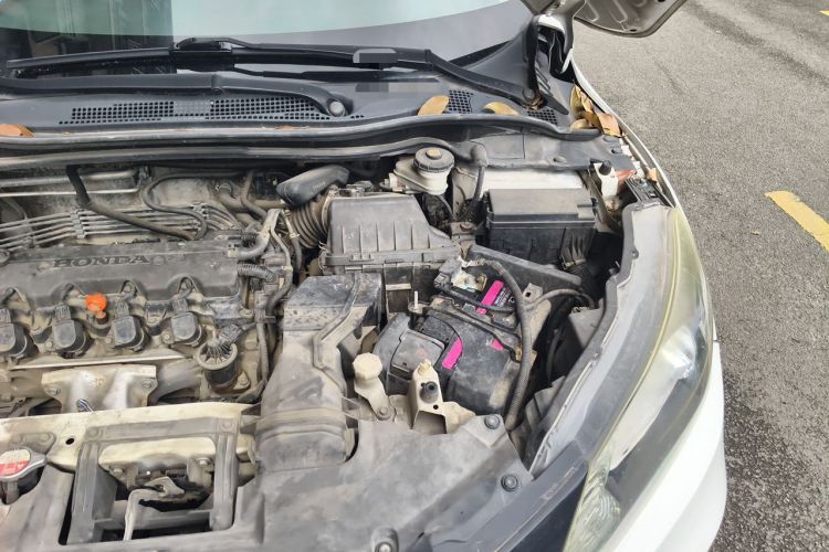 Used Honda Vezel 2015 1.8L CVT 2WD Elite Model Engine Bay Left