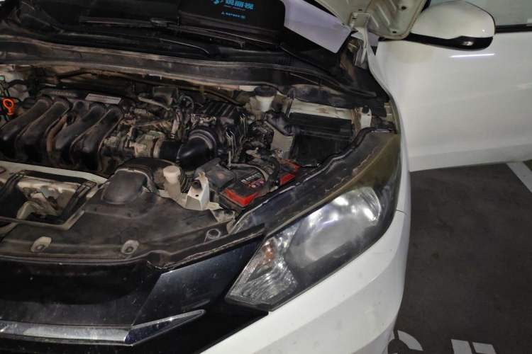 Used Honda Vezel 2015 1.5L CVT two-wheel drive Comfort trim Engine Bay Left
