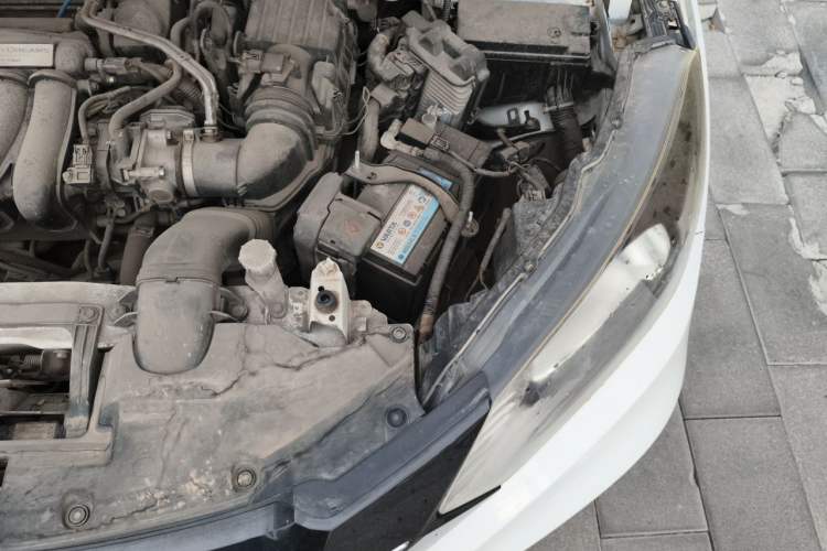 Used Honda Vezel 2015 1.5L CVT two-wheel drive Comfort trim Engine Bay Left