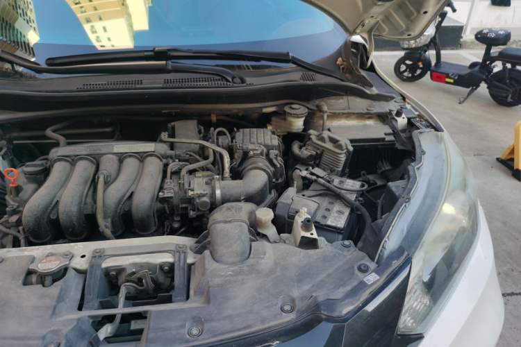 Used Honda Vezel 2015 1.5L CVT two-wheel drive Comfort trim Engine Bay Left