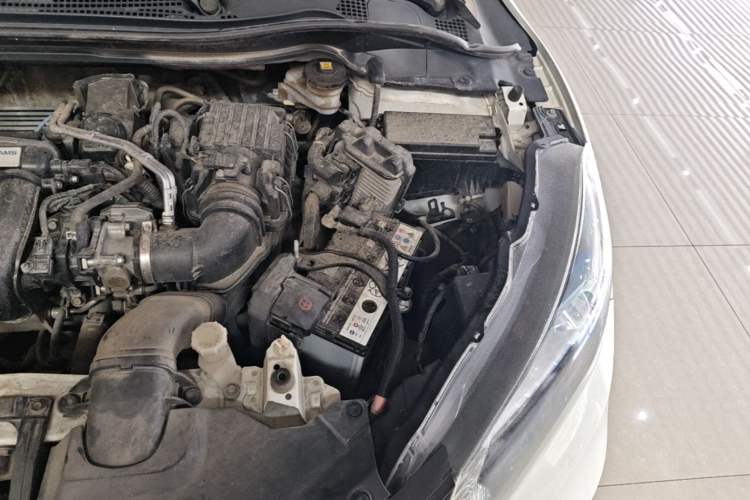 Used Honda Vezel 2015 1.5L CVT two-wheel drive Comfort trim Engine Bay Left