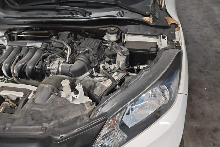 Used Honda Vezel 2015 1.5L CVT two-wheel drive Comfort trim Engine Bay Left