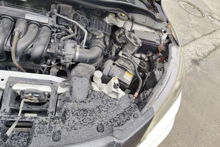 Used Honda Vezel 2015 1.5L CVT two-wheel drive Comfort trim Engine Bay Left