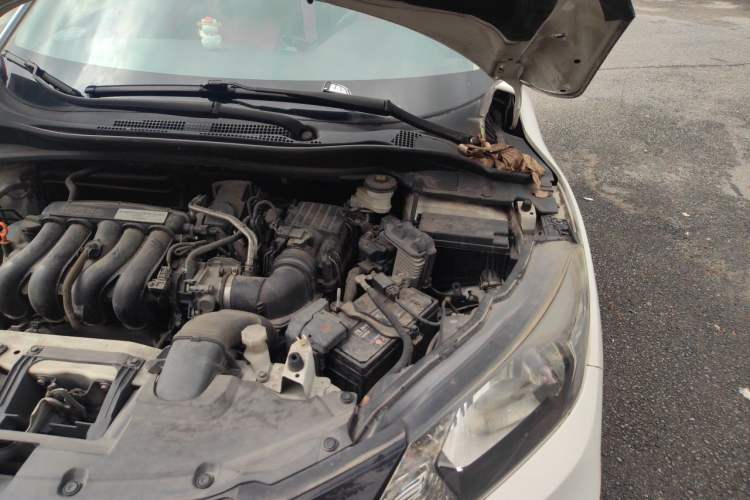 Used Honda Vezel 2015 1.5L CVT two-wheel drive Comfort trim Engine Bay Left
