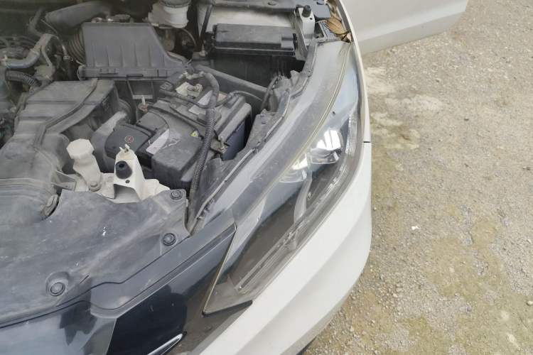 Used Honda Vezel 2015 1.8L CVT 2WD Luxury Model Engine Bay Left