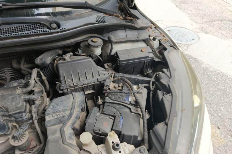 Used Honda Vezel 2015 1.8L CVT 2WD Luxury Model Engine Bay Left