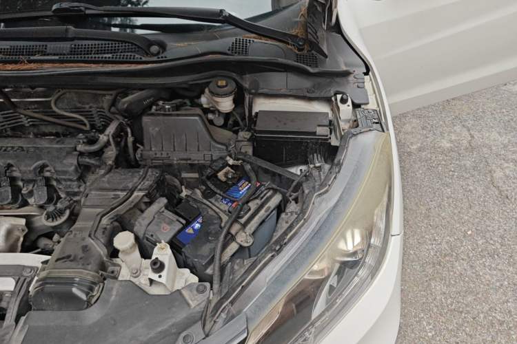Used Honda Vezel 2015 1.8L CVT 2WD Luxury Model Engine Bay Left