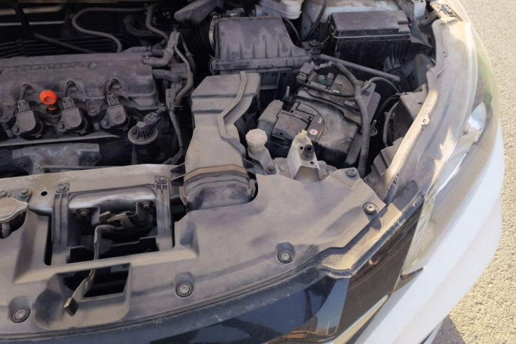 Used Honda Vezel 2015 1.8L CVT 2WD Elite Model Engine Bay Left
