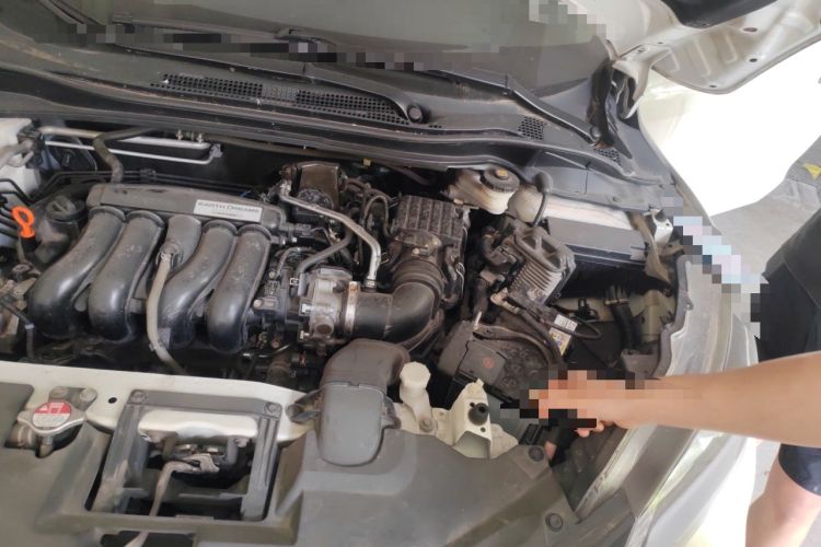 Used Honda Vezel 2015 1.5L CVT two-wheel drive Comfort trim Engine Bay Left