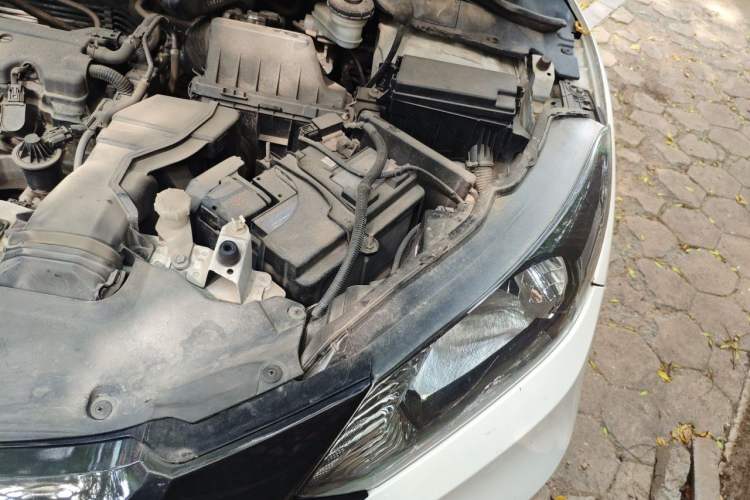 Used Honda Vezel 2015 1.8L CVT 2WD Elite Model Engine Bay Left