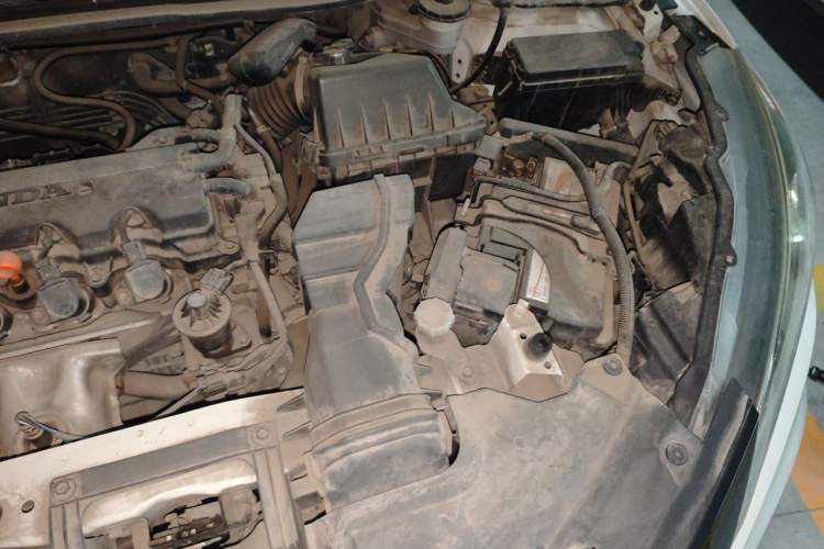 Used Honda Vezel 2015 1.8L CVT 2WD Luxury Model Engine Bay Left