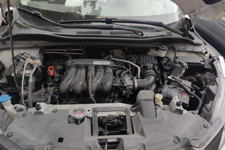Used Honda Vezel 2015 1.5L CVT two-wheel drive Comfort trim Engine Bay