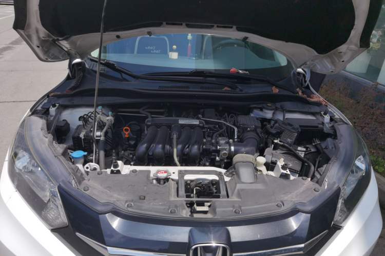 Used Honda Vezel 2015 1.5L CVT two-wheel drive Comfort trim Engine Bay