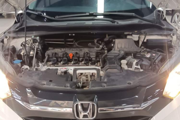 Used Honda Vezel 2015 1.8L CVT 2WD Luxury Model Engine Bay