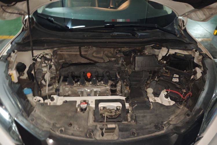 Used Honda Vezel 2015 1.8L CVT 2WD Elite Model Engine Bay