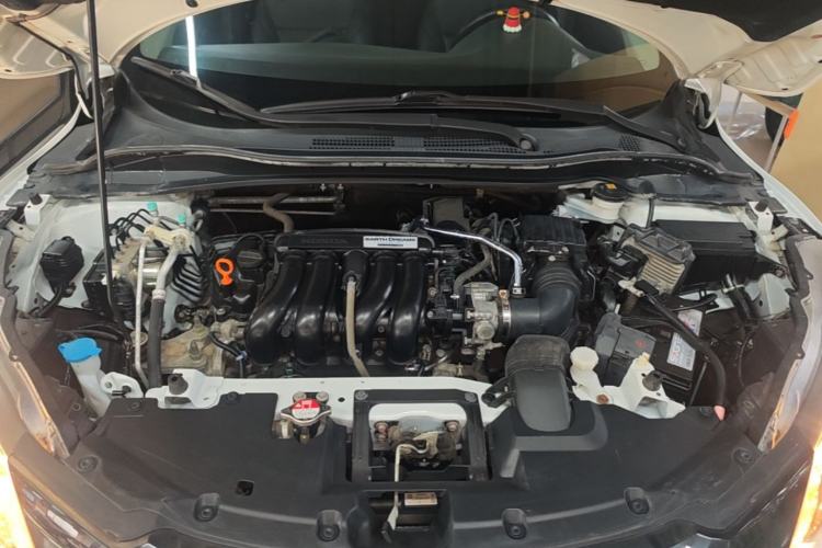 Used Honda Vezel 2015 1.5L CVT two-wheel drive Comfort trim Engine Bay
