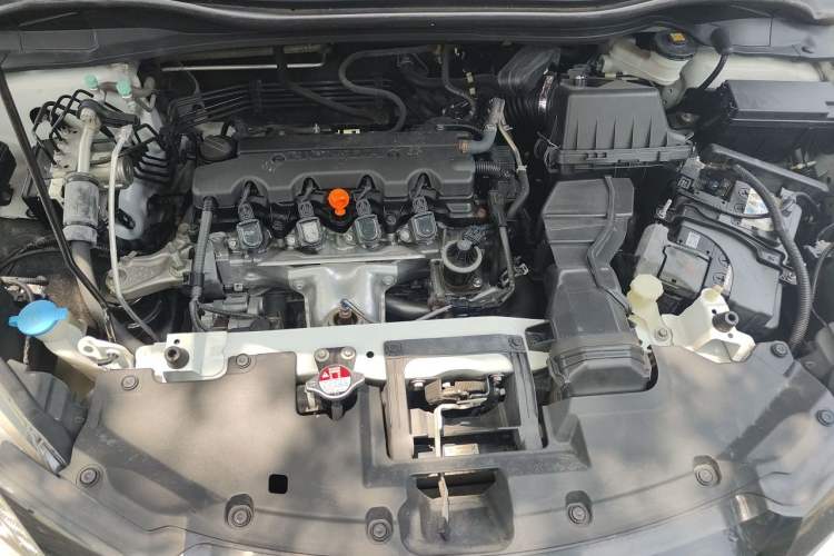 Used Honda Vezel 2015 1.8L CVT 2WD Elite Model Engine Bay