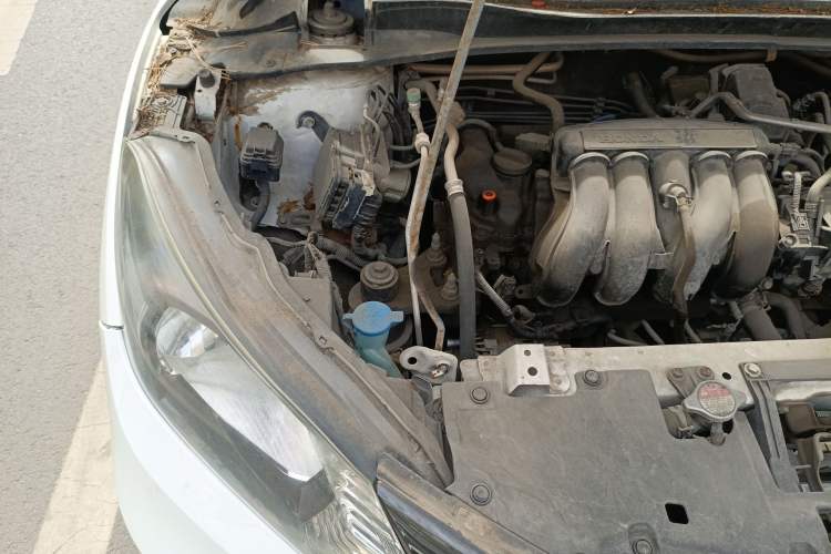 Used Honda Vezel 2015 1.5L CVT two-wheel drive Comfort trim Engine Bay Right