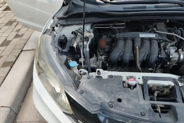 Used Honda Vezel 2015 1.5L CVT two-wheel drive Comfort trim Engine Bay Right