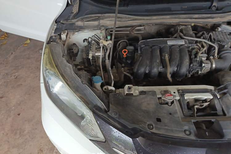 Used Honda Vezel 2015 1.5L CVT two-wheel drive Comfort trim Engine Bay Right