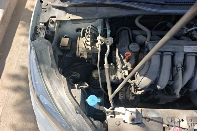 Used Honda Vezel 2015 1.5L CVT two-wheel drive Comfort trim Engine Bay Right