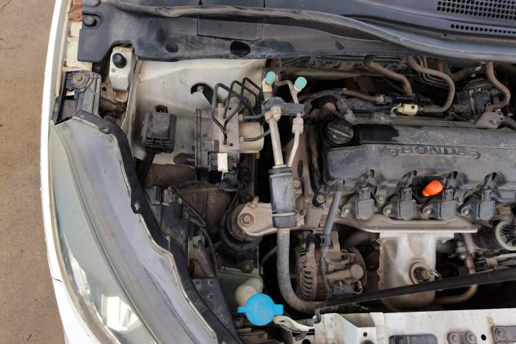 Used Honda Vezel 2015 1.8L CVT 2WD Luxury Model Engine Bay Right