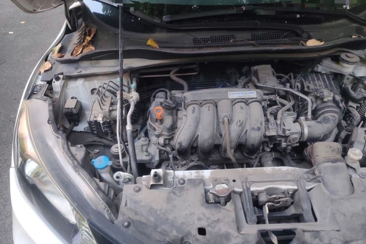 Used Honda Vezel 2015 1.5L CVT two-wheel drive Comfort trim Engine Bay Right