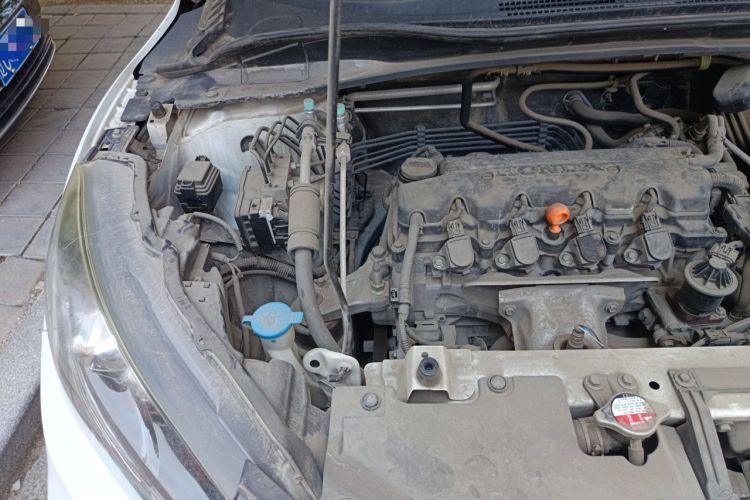 Used Honda Vezel 2015 1.8L CVT 2WD Luxury Model Engine Bay Right