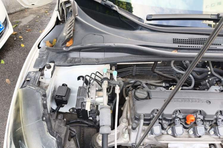 Used Honda Vezel 2015 1.8L CVT 2WD Luxury Model Engine Bay Right