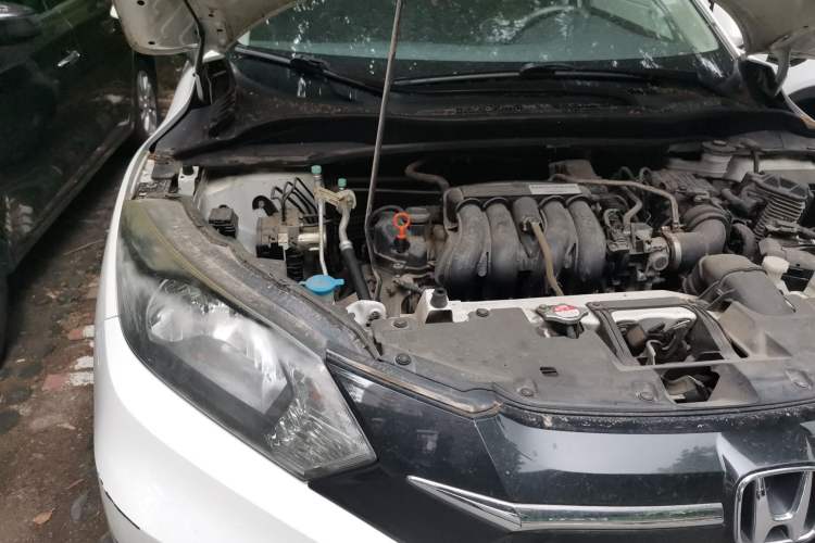 Used Honda Vezel 2015 1.5L CVT two-wheel drive Comfort trim Engine Bay Right