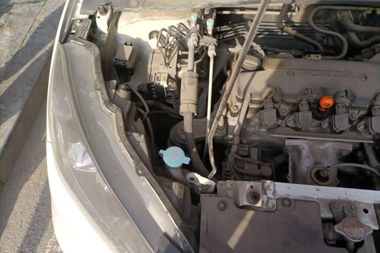 Used Honda Vezel 2015 1.8L CVT 2WD Luxury Model Engine Bay Right