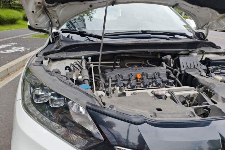 Used Honda Vezel 2015 1.8L CVT 2WD Luxury Model Engine Bay Right