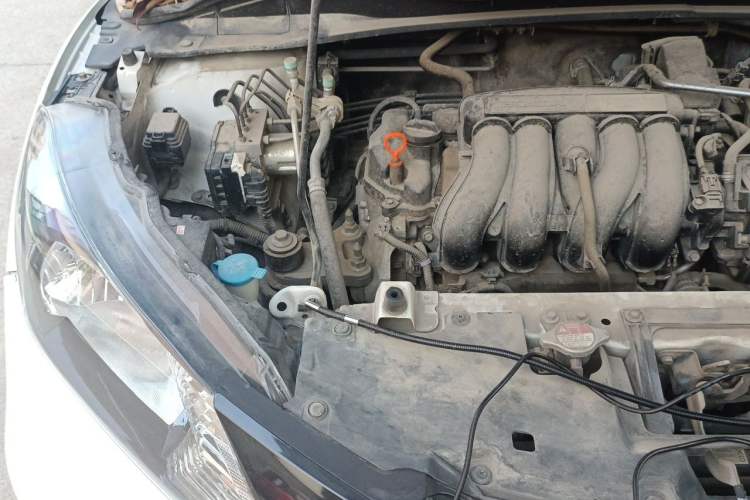 Used Honda Vezel 2015 1.5L CVT two-wheel drive Comfort trim Engine Bay Right