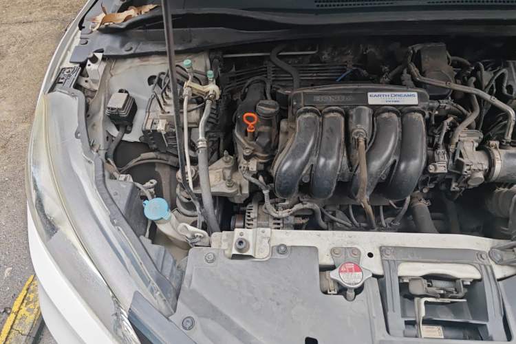Used Honda Vezel 2015 1.5L CVT two-wheel drive Comfort trim Engine Bay Right