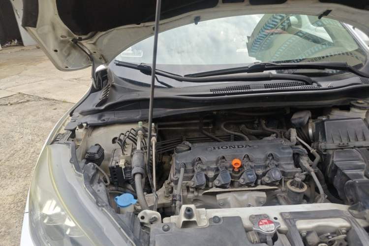 Used Honda Vezel 2015 1.8L CVT 2WD Luxury Model Engine Bay Right