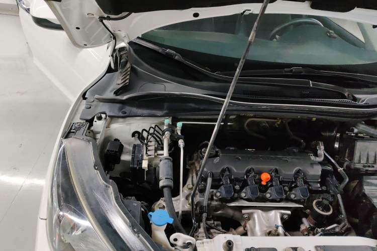 Used Honda Vezel 2015 1.8L CVT 2WD Elite Model Engine Bay Right