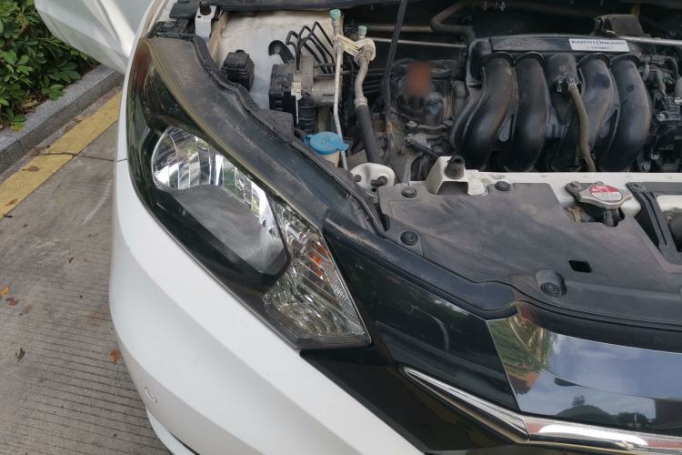 Used Honda Vezel 2015 1.5L CVT two-wheel drive Comfort trim Engine Bay Right