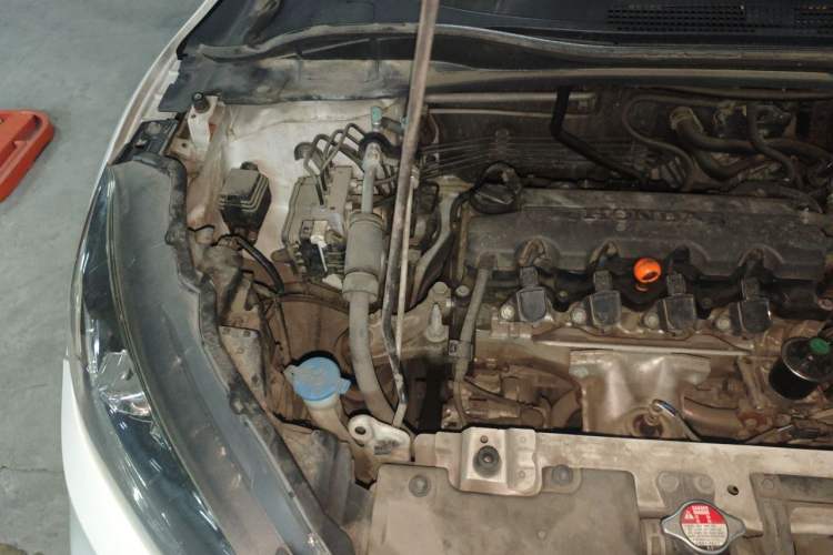 Used Honda Vezel 2015 1.8L CVT 2WD Luxury Model Engine Bay Right
