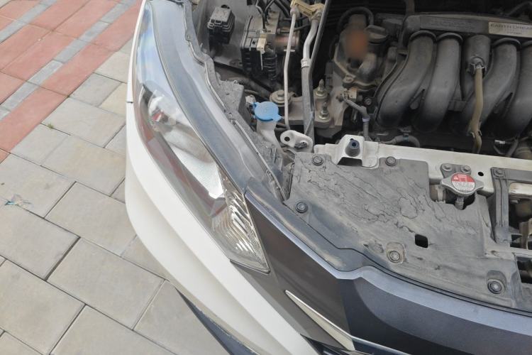 Used Honda Vezel 2015 1.5L CVT two-wheel drive Comfort trim Engine Bay Right